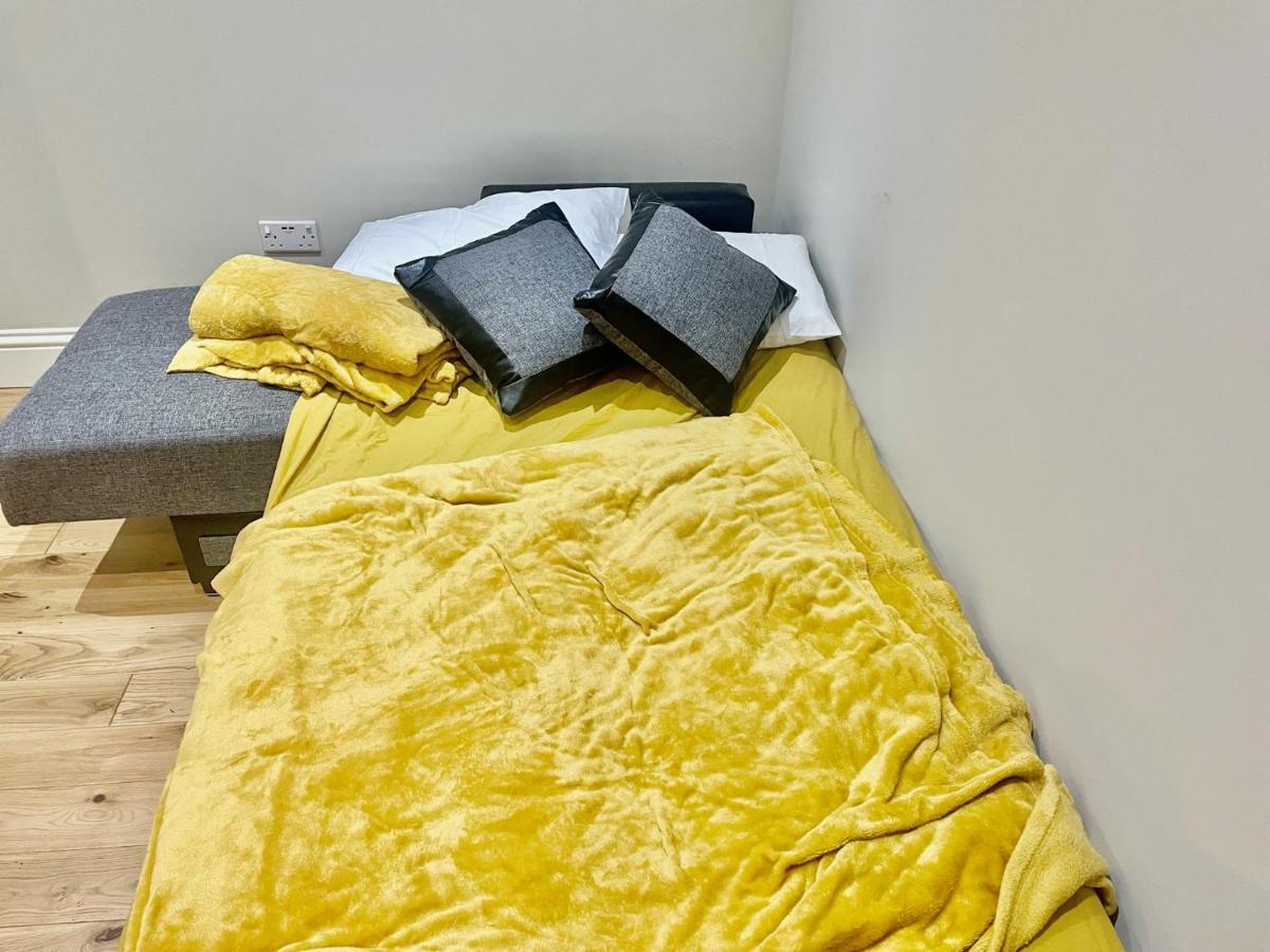 Lovely 1 Bedroom Apartment With On Street Parking ลอนดอน ภายนอก รูปภาพ