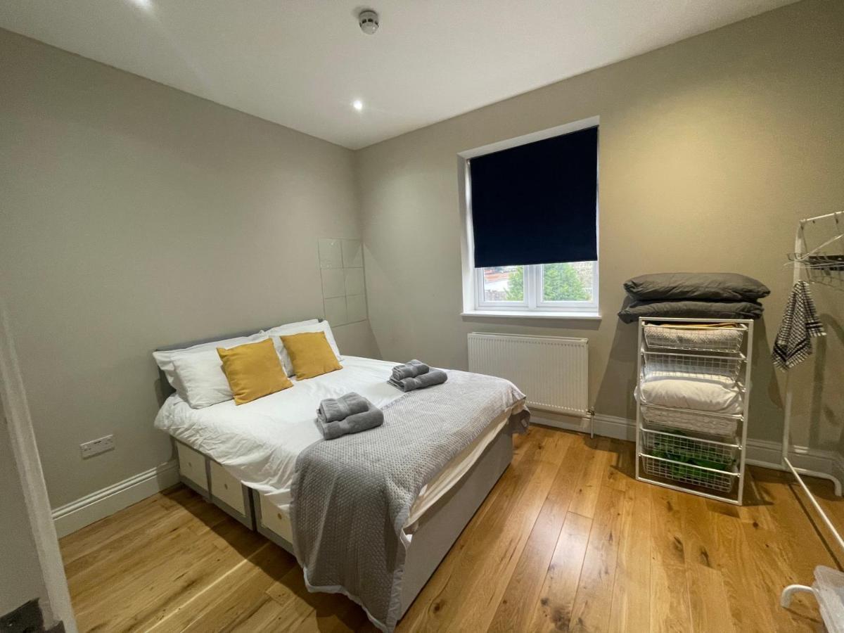 Lovely 1 Bedroom Apartment With On Street Parking ลอนดอน ภายนอก รูปภาพ