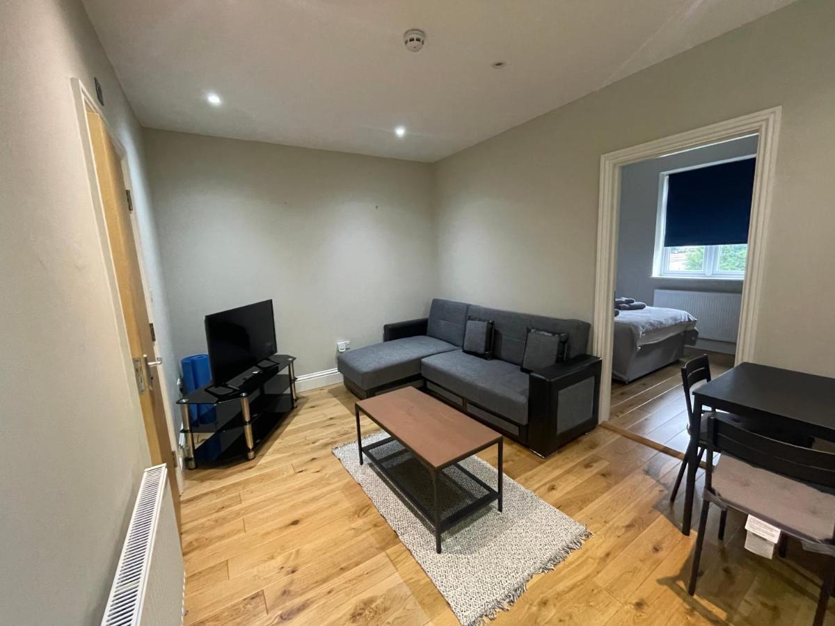 Lovely 1 Bedroom Apartment With On Street Parking ลอนดอน ภายนอก รูปภาพ